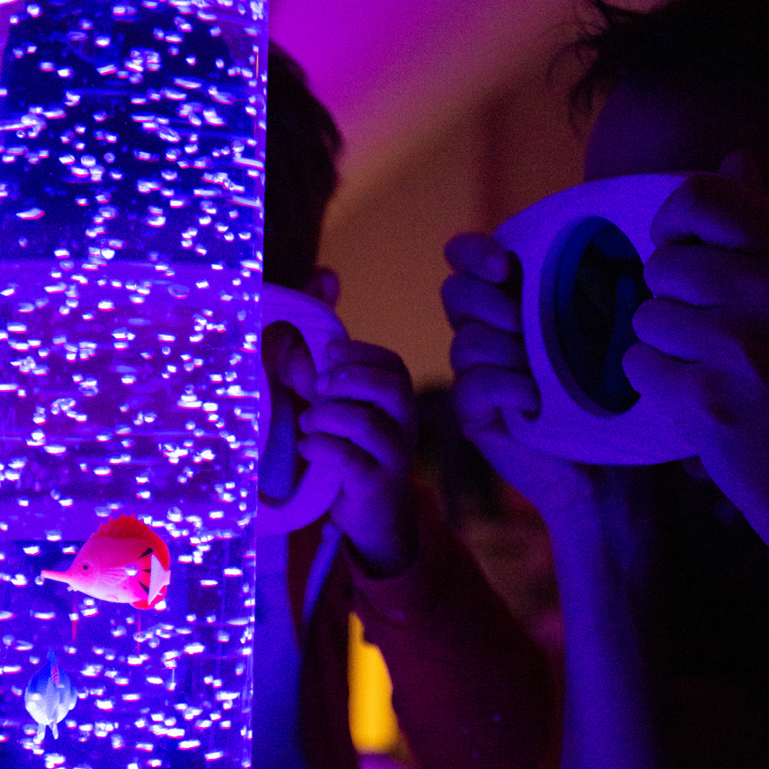 Objets visuels et tactiles utilisés lors des ateliers multisensoriels Atelier multisensoriel parent-enfant